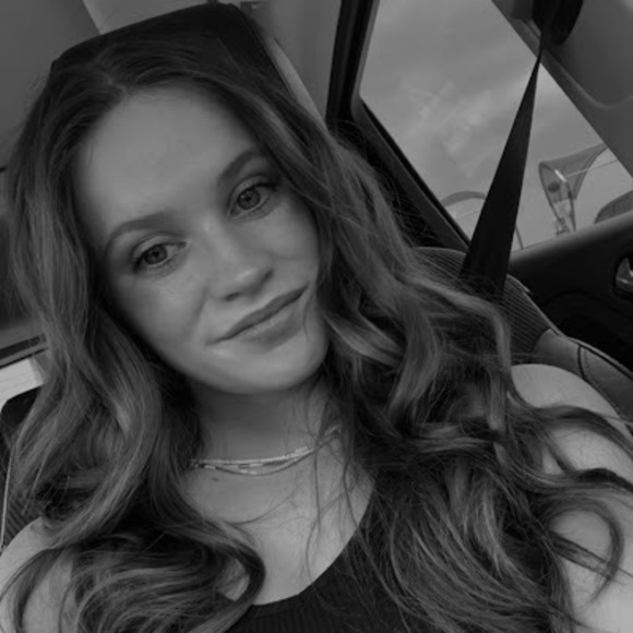 larissa_hales